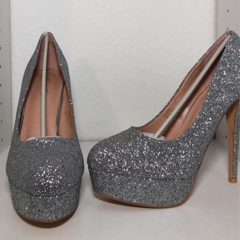 New Women’s Platform Silver Glitter High Heels, Size 10